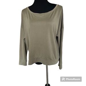 Fabletics Active Wear | Long Sleeve Green Sweatshirt | Medium